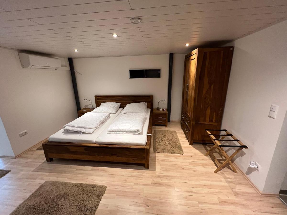 Loft Mit 2 Schlafzimmern Und E- Ladestation Fuerth Exterior foto